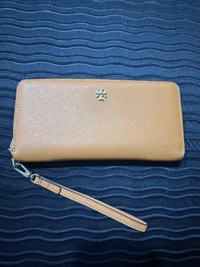 Tory Burch Tan Saffiano Zip Wristlet Wallet with Gold Logo